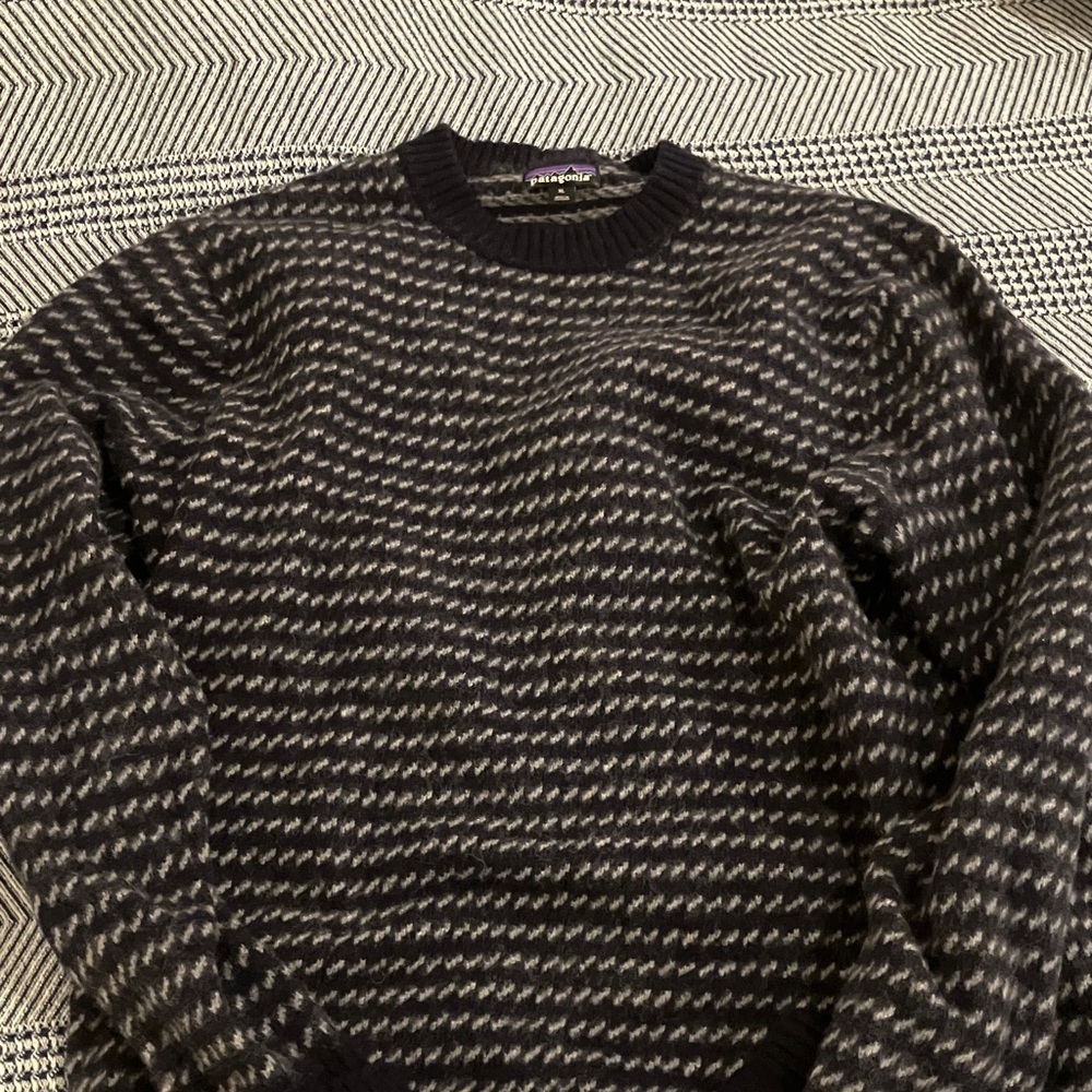 Patagonia Men’s Blue & Gray Textured Wool Crewneck Sweater